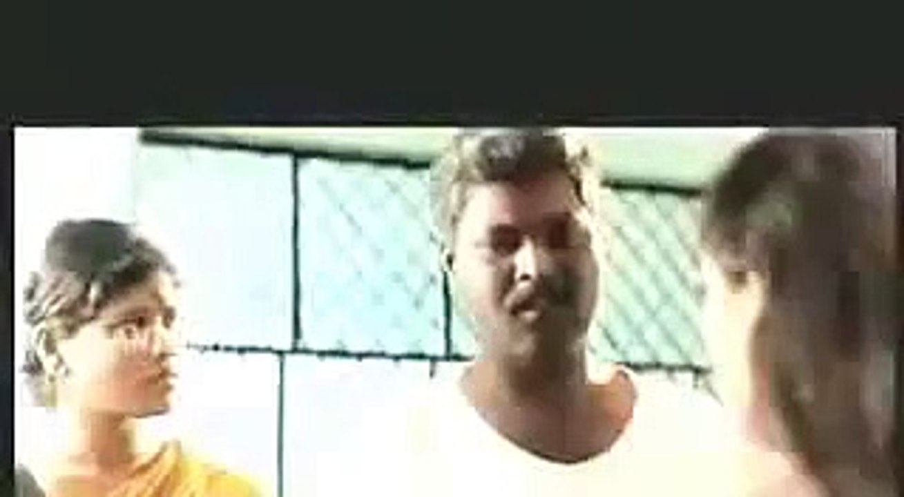 Mallu Bhabi romance with metarnal uncle clip331