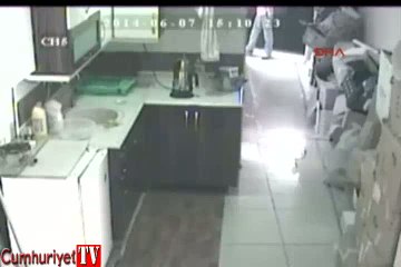 Tuvalet için izin istediler, tüpleri çaldılar