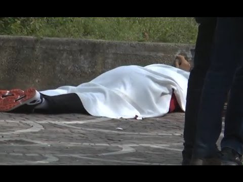 Scafati (SA) - Agguato in piazza, ucciso 46enne -live- (26.04.15)