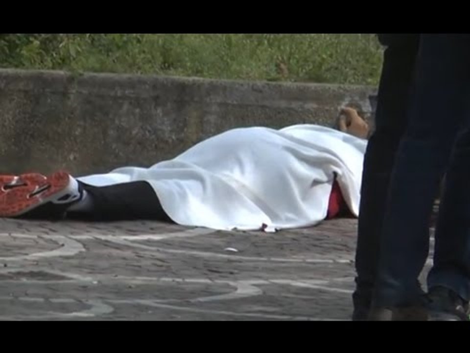 Scafati (SA) - Agguato in piazza, ucciso 46enne -live- (26.04.15)
