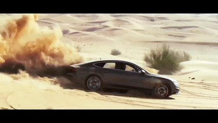 Une Audi A7 Sportback à l'assaut des dunes de Dubaï
