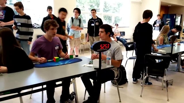 Record du monde de Rubik's Cube en 5,25 secondes