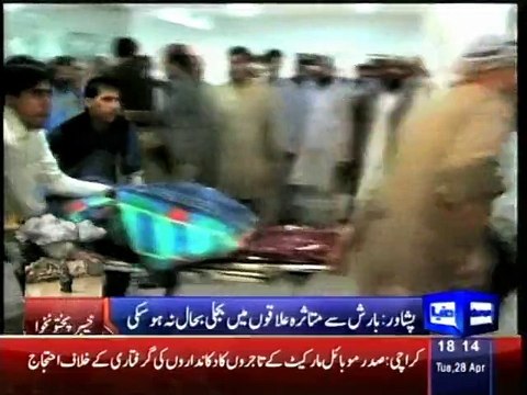 Dunya News - Peshawar: Power still not restored in rain-hit areas