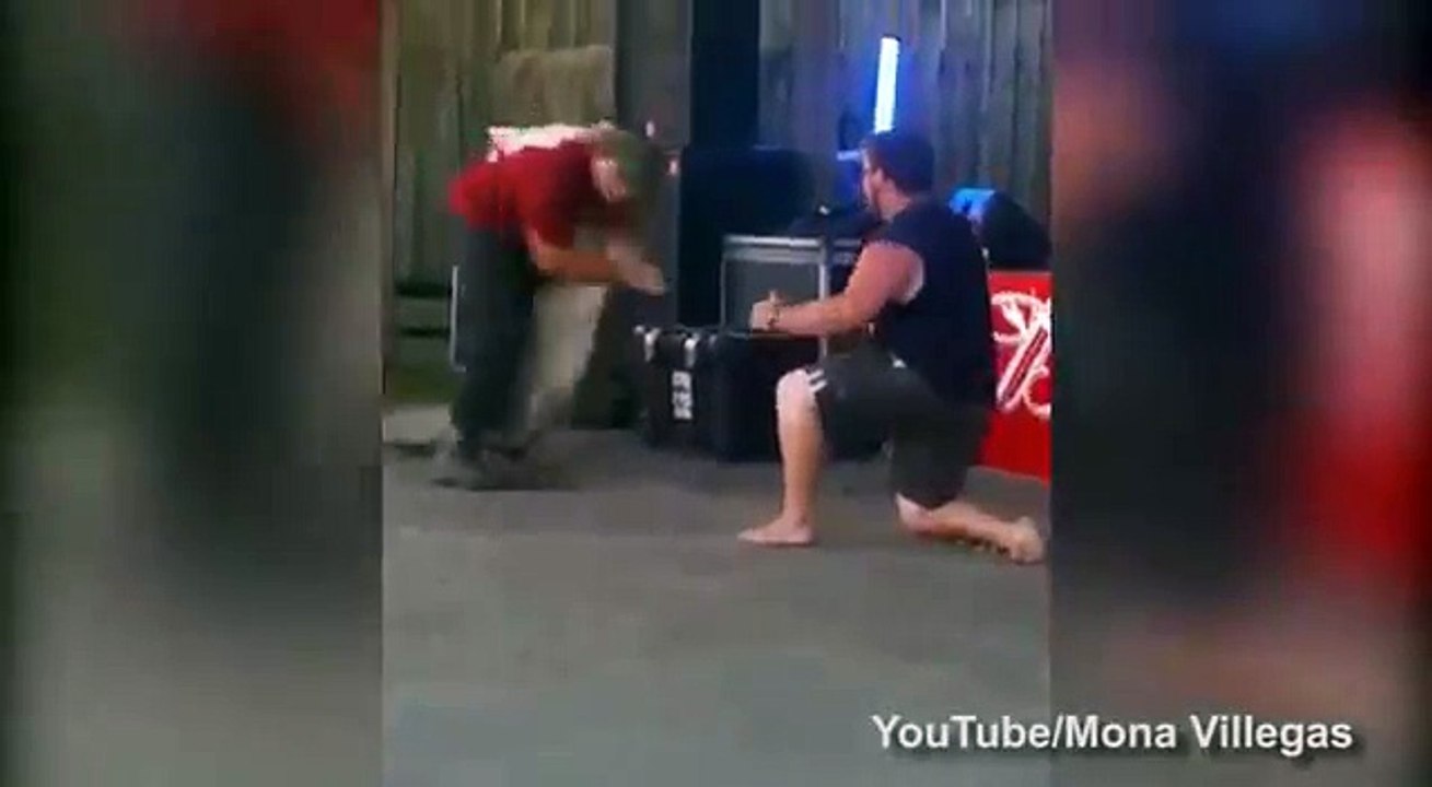 Un dresseur d'alligator attaqué en pleine représentation