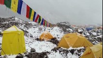 Nepal Earthquake Terrifying Video Shows Moment Avalanche Hits Climbers At Everest Base Camp