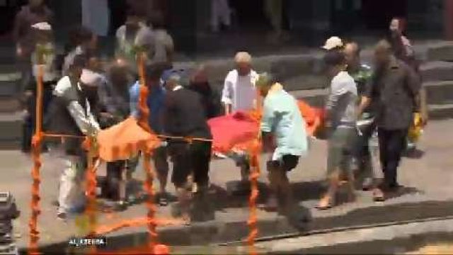 Nepal cremates hundreds of unknown quake victims