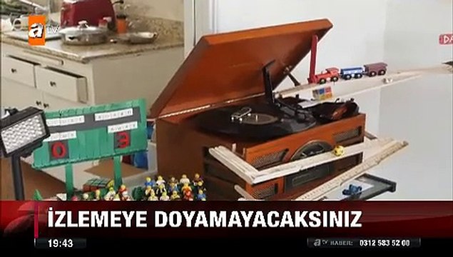 Oyuncaklardan yapılan bu domino etkisini izlemeye doyamayacaksınız