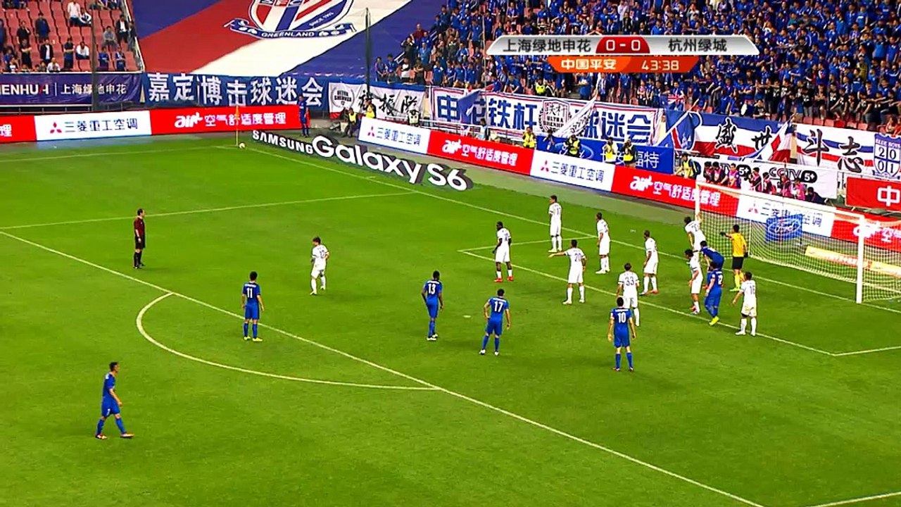 Chine - Le spectaculaire retourné acrobatique de Moreno