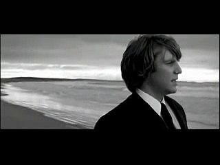 Les Trois Accords - Tout nu sur la plage