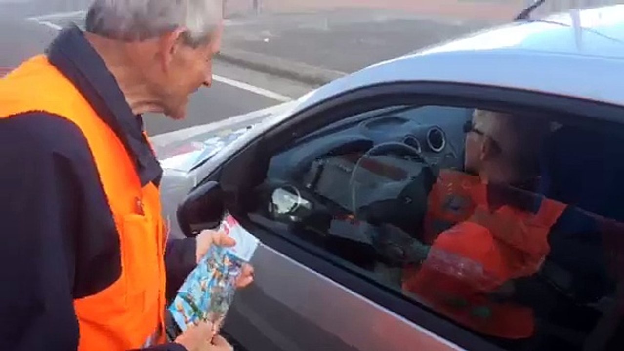 De meest ijverige Rode Kruisstickerverkoper (71) van Vlaanderen (2)