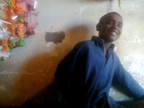 aik bacha apni amaa ki shikayat lay kr aik dukandaar k pass gaya dekhye us ki apni zunabani