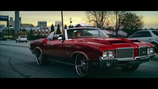 Gradur - #LHOMMEAUBOB ft. Migos | Clip OFFICIEL