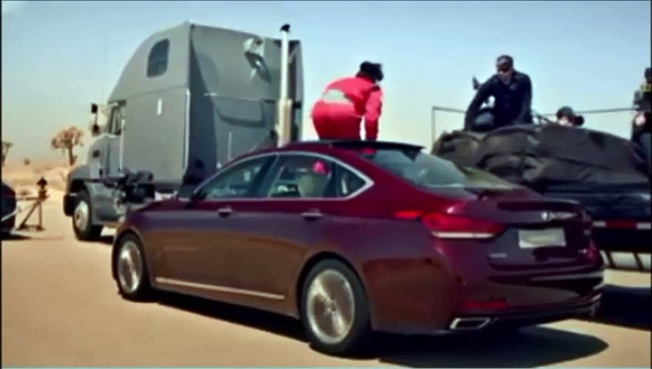 Ces voitures roulent seules sans conducteurs, convoi exceptionnel.