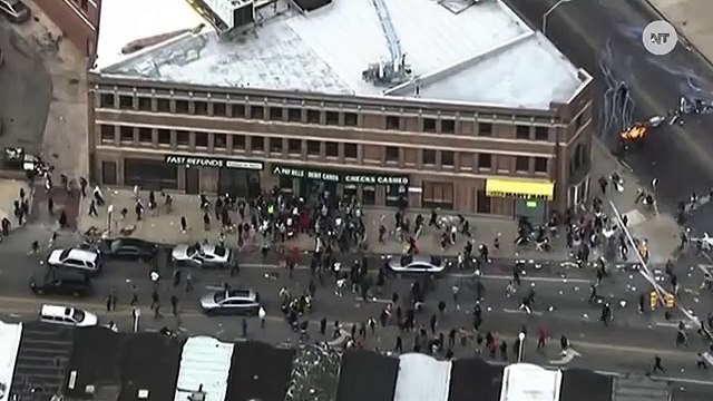 Baltimore Protests Devolve Into Looting