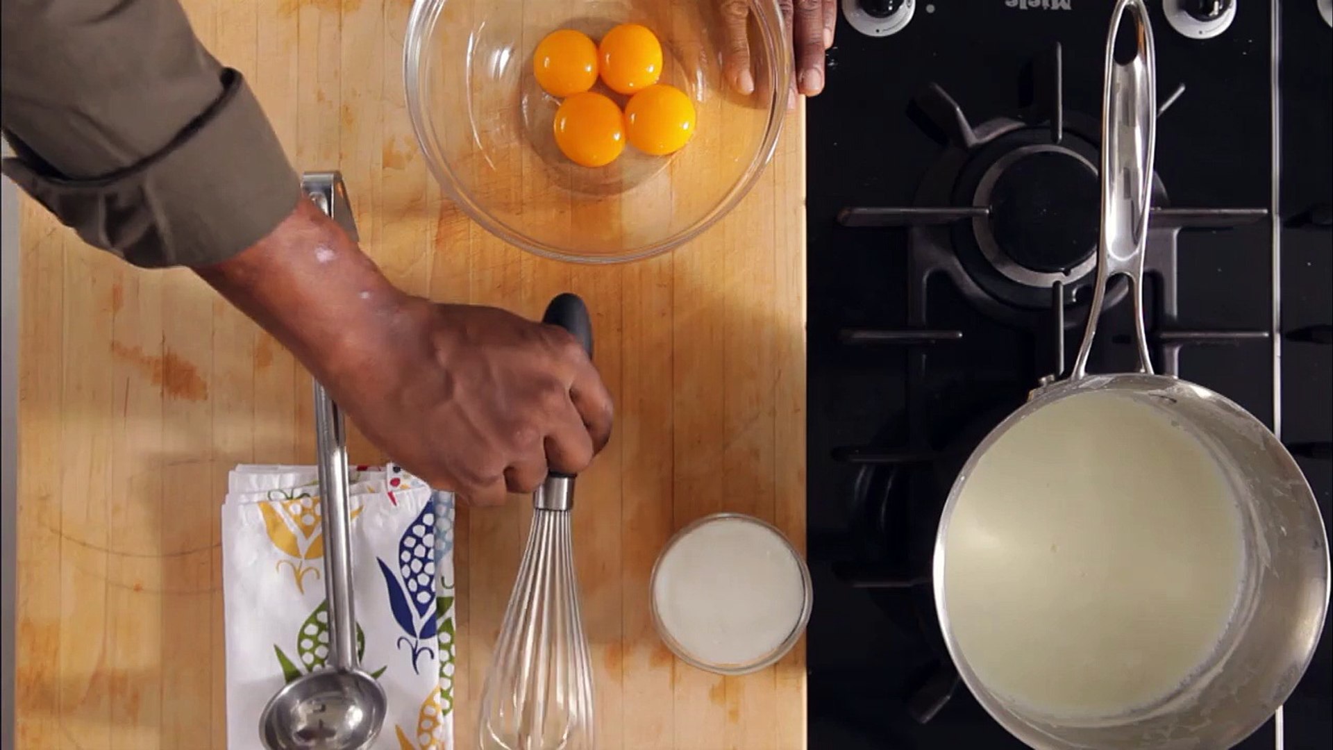 ⁣Temper Eggs | Cooking How To | Food Network Asia
