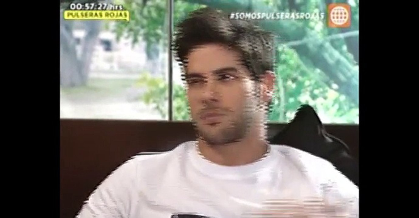 Al fondo hay sitio: Nicolás y Monserrat se besaron (VIDEO)