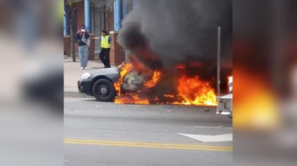 Descargar video: Baltimore riots captured on social media