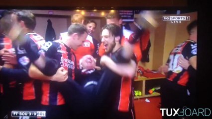 Jeff Mostyn devient fou après la montée en Premier League de son club