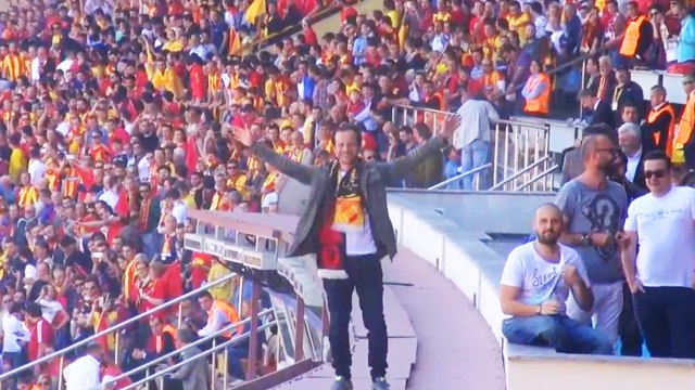 Rıza Kocaoğlu’ndan tribün şov