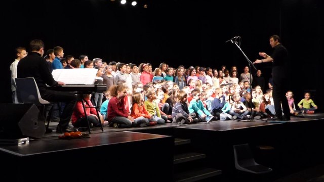 [Ecole en choeur]Academie Aix Marseille - Ecole Lurian 2 - Salon de Provence