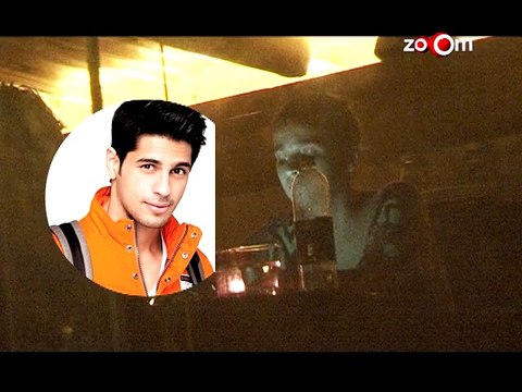 Alia Bhatt and Vikas Bahl spotted at a restaurant - Bollywood News