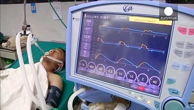 مجروحان زمین لرزه نپال در انتظار کمک دارویی اند