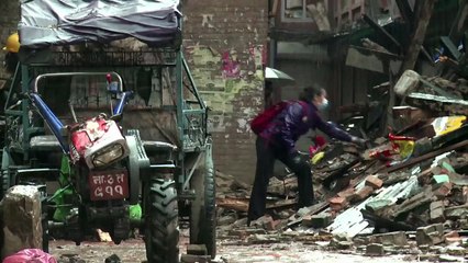 Éxodo en Katmandú tras terremoto