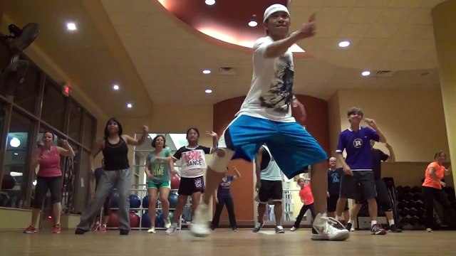 Slinky Dance Fitness Let's Groove by Earth Wind and Fire SUPER easy, low intensity