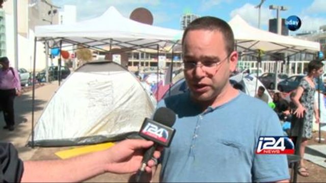 Tents Protesters Return to Rotschild Blv.