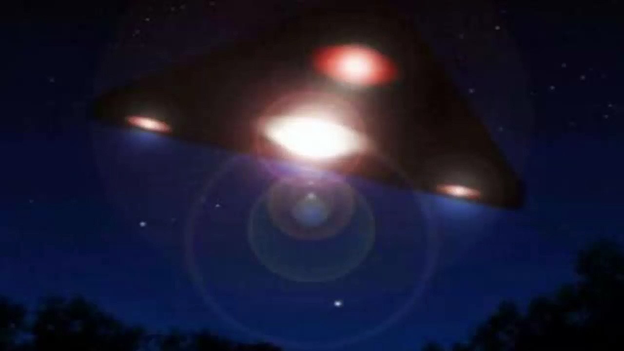 Triangular UFO over Golyanovo - Moscow April 25, 2015