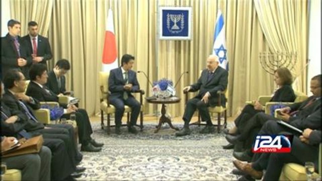 Israeli President Reuven Rivlin and Japanese Prime Minister Shinzo Abe