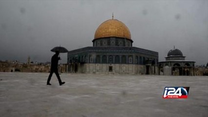 Japanese PM Shinzo Abe arrives in Israel