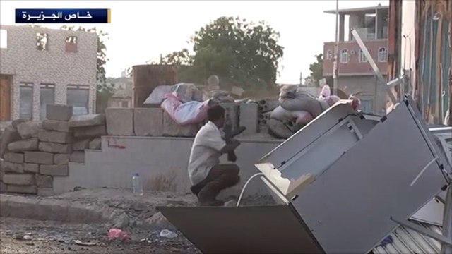 المقاومة الشعبية بعدن تقصف مواقع الحوثيين