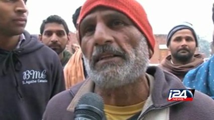 Thousands flee Kashmir as Pakistan, India trade fire