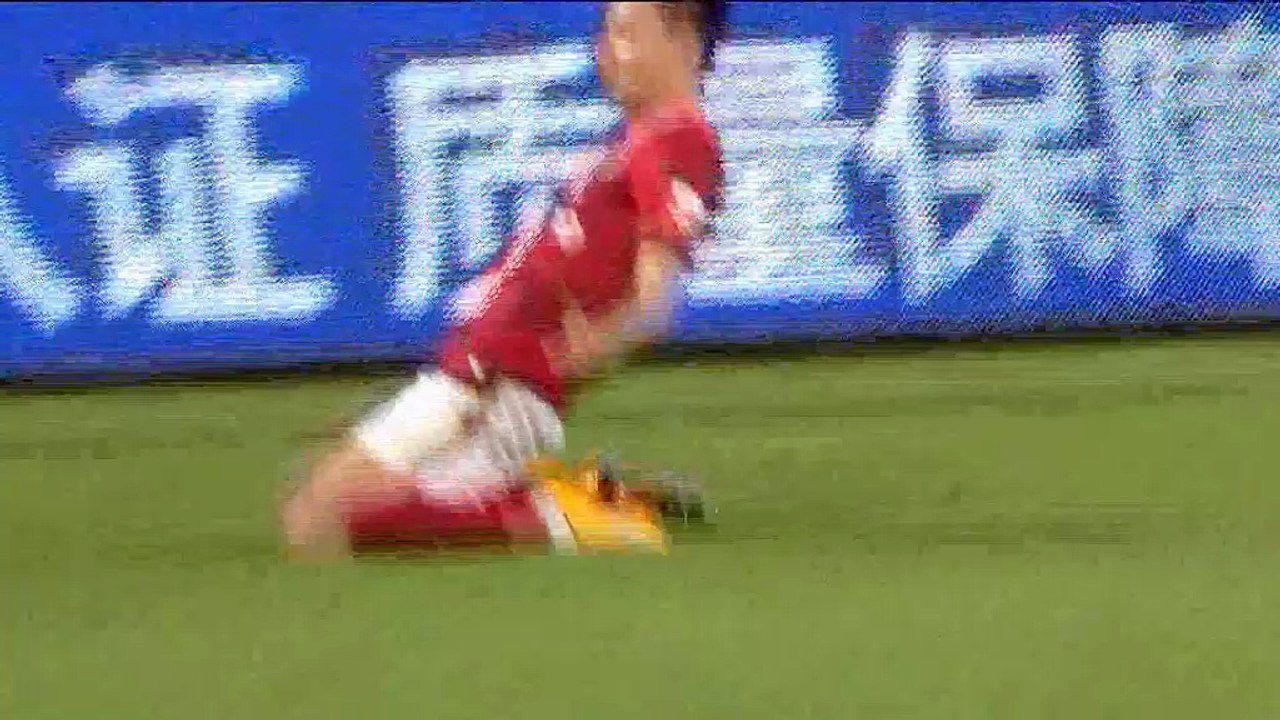 Cannavaro strauchelt, cahill trifft