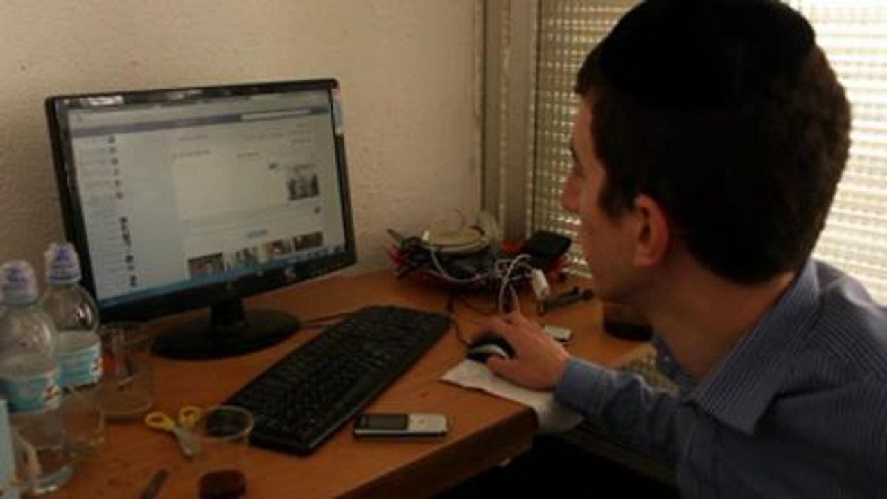 INSIGHT - ULTRA-ORTHODOX JEWS: IDF OR TORAH - 05/19/14