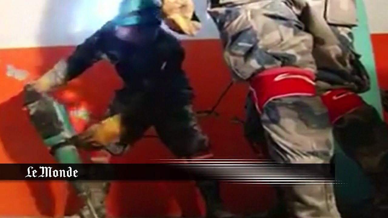 Népal : quatre jours après, des rescapés du séisme retrouvés dans les décombres