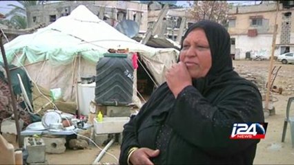 بيوت مؤقتة من الخشب في ظل تعثر إعادة الإعمار