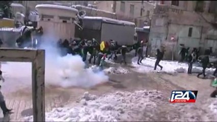 تظاهرات في الخليل تطالب بفتح شارع الشهداء