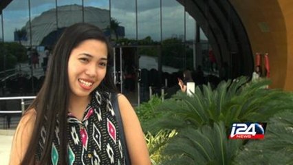 الكنائس تقتحم المراكز والمحلات التجارية في الفيليبين