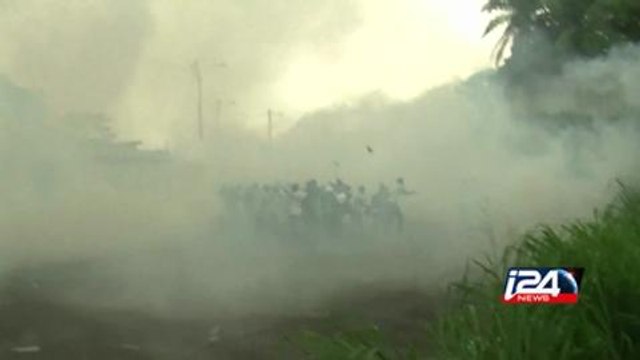 حكومة الغابون تسعى للتهدئة في تظاهرات معارضة للرئيس علي بونغو