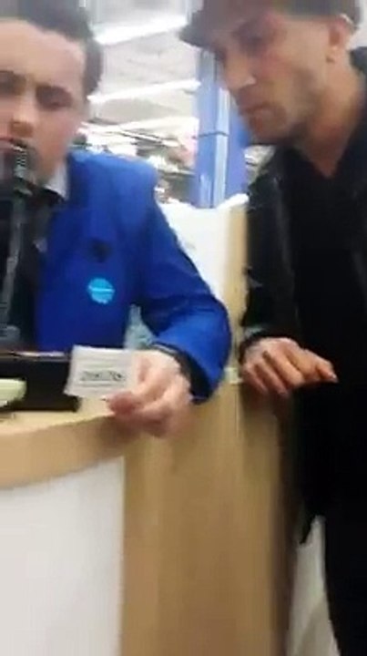 L'Hallucinante Annonce d'un Père qui a Perdu son Fils dans un Magasin