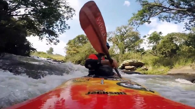 TRAILER R$ 128.990 Mitsubishi L200 Triton Savana Off Edition 2015 4x4 MT5 aro 16 3.2 16v Turbo Diesel 180 cv 38 mkgf