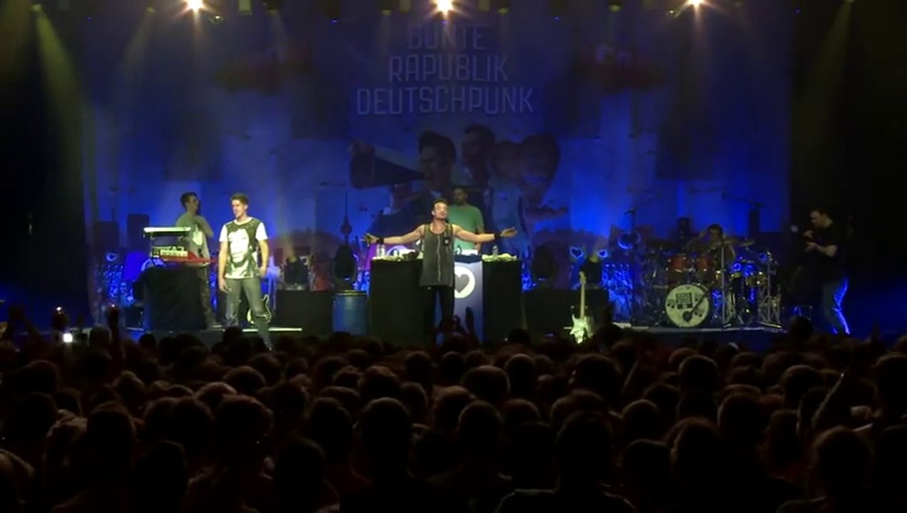 SDP feat. Weekend - Tanz aus der Reihe! (LIVE in Berlin)