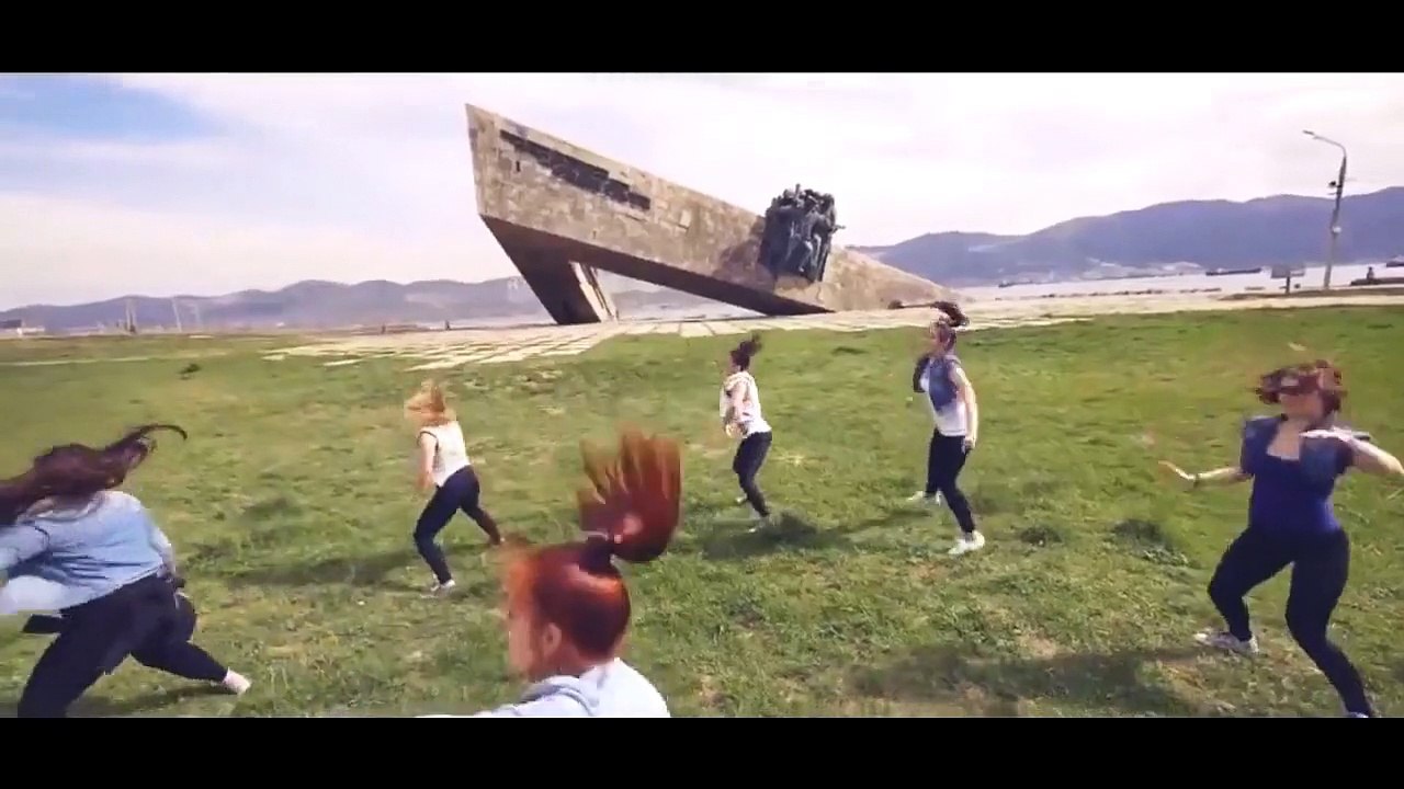 Prison ferme pour un twerk devant un monument