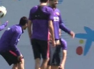 Piqué se quedó sin pantalones durante un entrenamiento