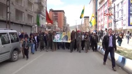 Yüksekova'da Cenaze Sonrası Olaylar Çıktı 4-