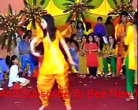[General Entertainment] - Amazing desi girl dance in mumbai sexy wedding