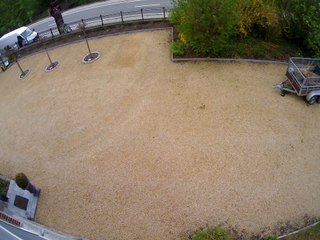 Voici comment GLS vous livre un colis FRAGILE !