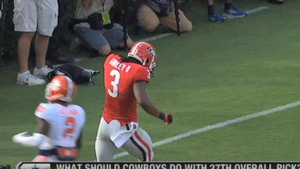 Should the Cowboys trade up for a running back?